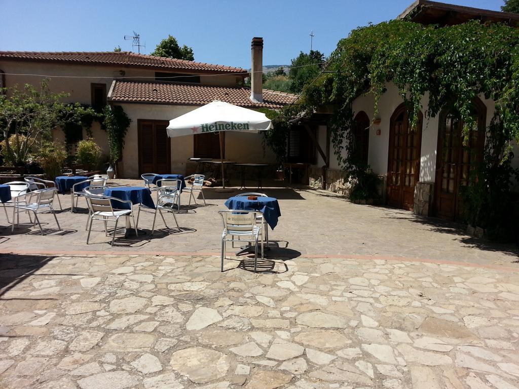 Villa Agriturismo La Sorgente Delle Madonie Polizzi Generosa Exterior foto